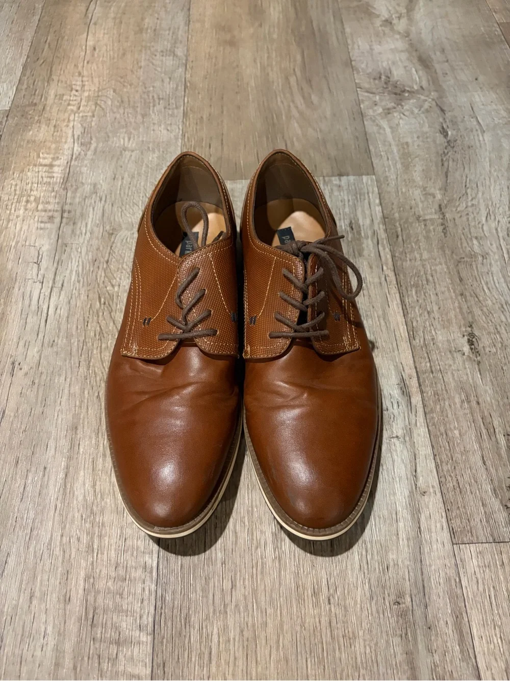 Men's Brown Lace-Up Oxford Shoes. Size 9.5